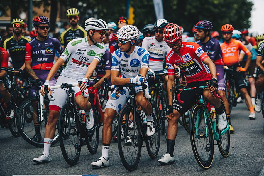 橄榄球赛季收官,冠军榜单揭晓 橄榄球赛季收官,冠军榜单揭晓