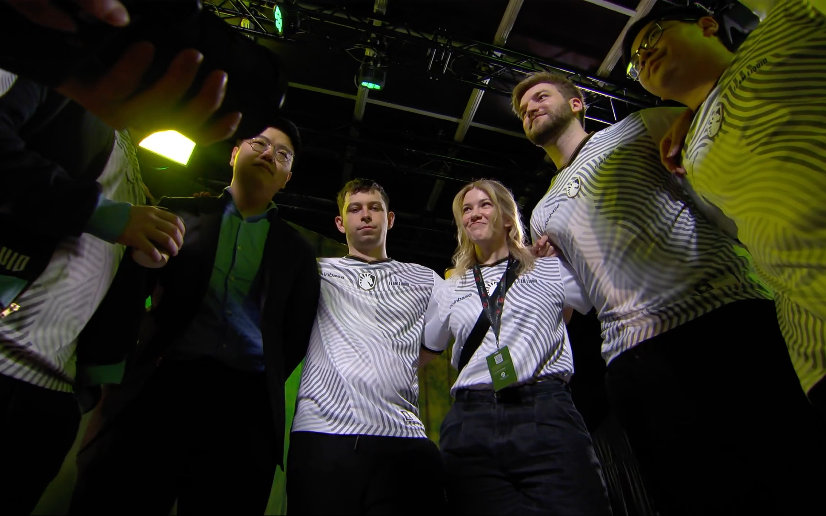 包含TI国际邀请赛决赛震撼开打，巅峰对决引爆全场的词条