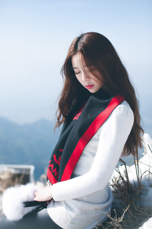 钢铁巨塔下的舞者，霍勒迪于无声处听惊雷