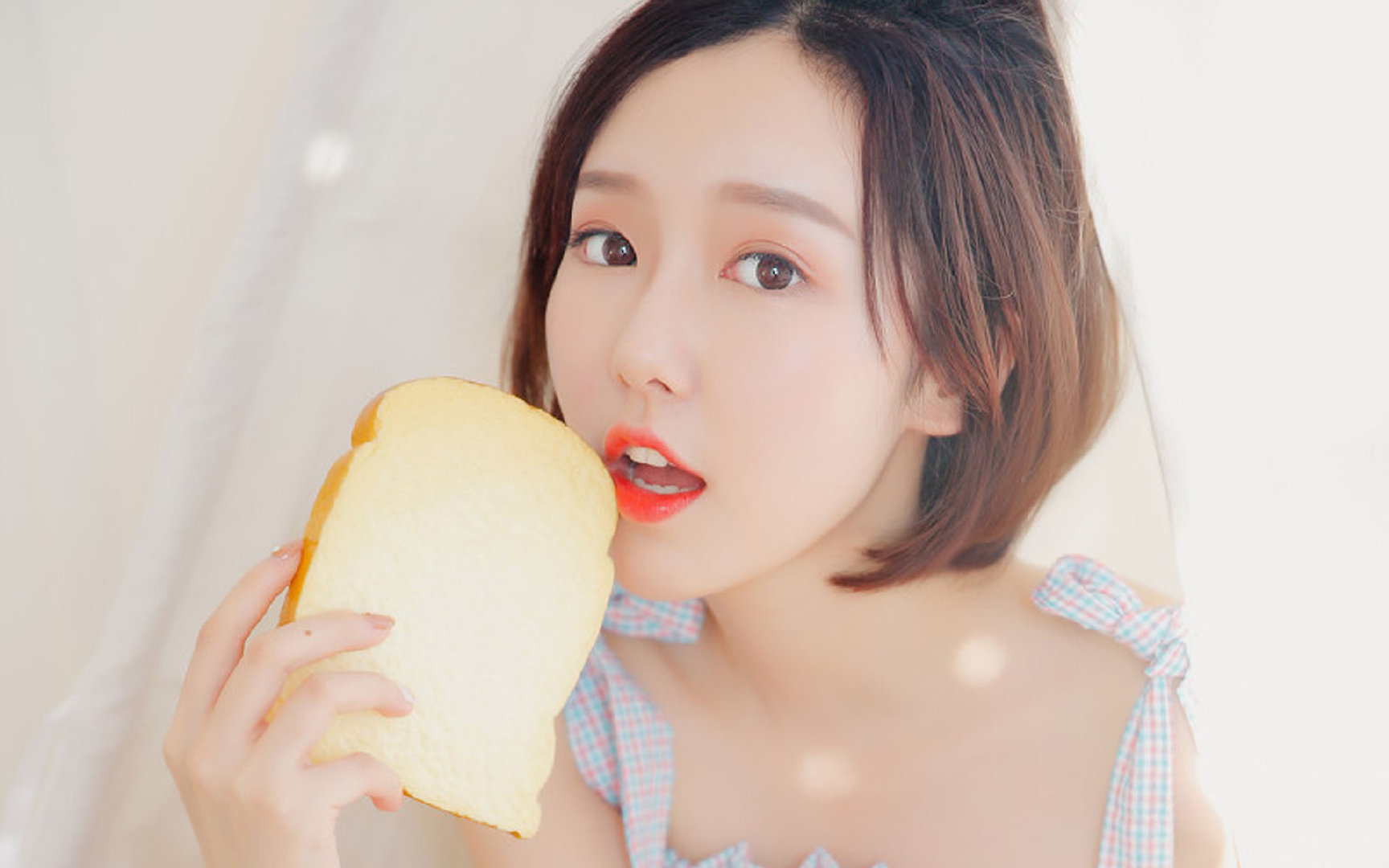 北欧重锤与南美风暴，两种制胜哲学的绿茵对话